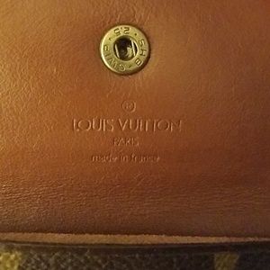 Louis Vuitton"Poche Escapade" Zippy Organizer